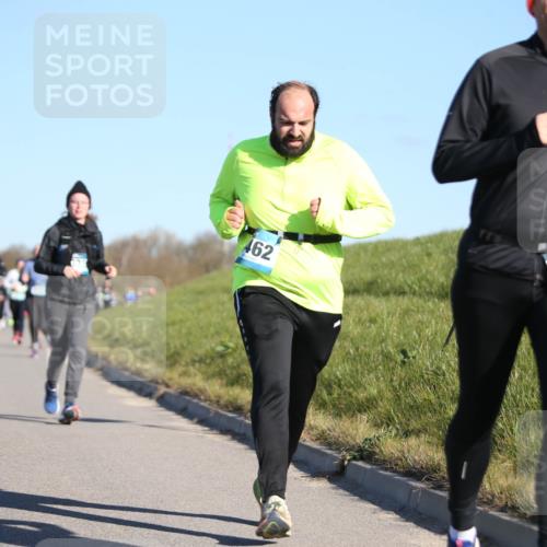 06.04.2025 - 44. Internationalen Wilhelmsburger Insellauf Jannik Wohlers http://msf.ph/oto/7616661 06.04.2025 09:39:04 Laufen 462, 3397 meine-sportfotos.de