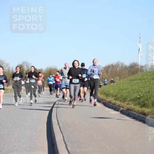 06.04.2025 - 44. Internationalen Wilhelmsburger Insellauf Jannik Wohlers http://msf.ph/oto/7616672 06.04.2025 09:39:08 Laufen 413, 41, 3685, 400, 4526, 3527, 610, 4491 meine-sportfotos.de