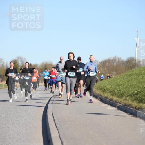 06.04.2025 - 44. Internationalen Wilhelmsburger Insellauf Jannik Wohlers http://msf.ph/oto/7616673 06.04.2025 09:39:08 Laufen 3685, 4606, 3527, 4491, 005, 4526 meine-sportfotos.de