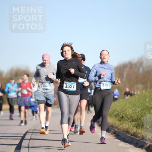 06.04.2025 - 44. Internationalen Wilhelmsburger Insellauf Jannik Wohlers http://msf.ph/oto/7616676 06.04.2025 09:39:09 Laufen 4526, 4606, 3527, 4610, 4491 meine-sportfotos.de