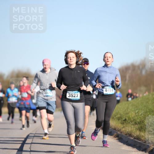 06.04.2025 - 44. Internationalen Wilhelmsburger Insellauf Jannik Wohlers http://msf.ph/oto/7616678 06.04.2025 09:39:09 Laufen 4606, 4526, 3527, 4491 meine-sportfotos.de