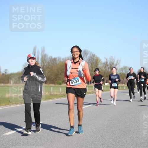 06.04.2025 - 44. Internationalen Wilhelmsburger Insellauf Jannik Wohlers http://msf.ph/oto/7616680 06.04.2025 09:39:10 Laufen 4133, 3685, 4526 meine-sportfotos.de