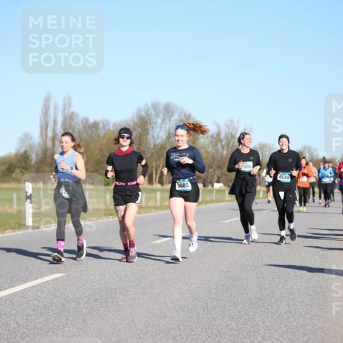 06.04.2025 - 44. Internationalen Wilhelmsburger Insellauf Jannik Wohlers http://msf.ph/oto/7616695 06.04.2025 09:39:12 Laufen 3685, 305, 4526, 4606 meine-sportfotos.de