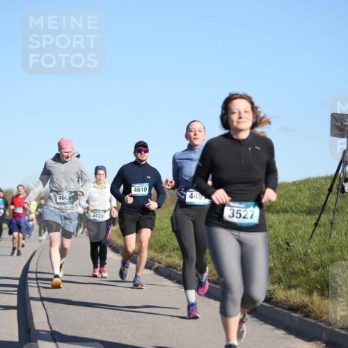 06.04.2025 - 44. Internationalen Wilhelmsburger Insellauf Jannik Wohlers http://msf.ph/oto/7616696 06.04.2025 09:39:13 Laufen 4526, 460, 3439, 4610, 449, 3527 meine-sportfotos.de