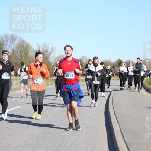 06.04.2025 - 44. Internationalen Wilhelmsburger Insellauf Jannik Wohlers http://msf.ph/oto/7616719 06.04.2025 09:39:20 Laufen 3620, 3587, 3519, 3828, 5112 meine-sportfotos.de