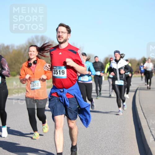 06.04.2025 - 44. Internationalen Wilhelmsburger Insellauf Jannik Wohlers http://msf.ph/oto/7616725 06.04.2025 09:39:22 Laufen 3620, 3587, 3519, 3785, 3828 meine-sportfotos.de