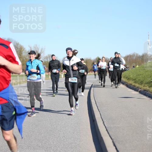 06.04.2025 - 44. Internationalen Wilhelmsburger Insellauf Jannik Wohlers http://msf.ph/oto/7616726 06.04.2025 09:39:23 Laufen 3587, 3519, 3785, 3828, 3442, 5224 meine-sportfotos.de