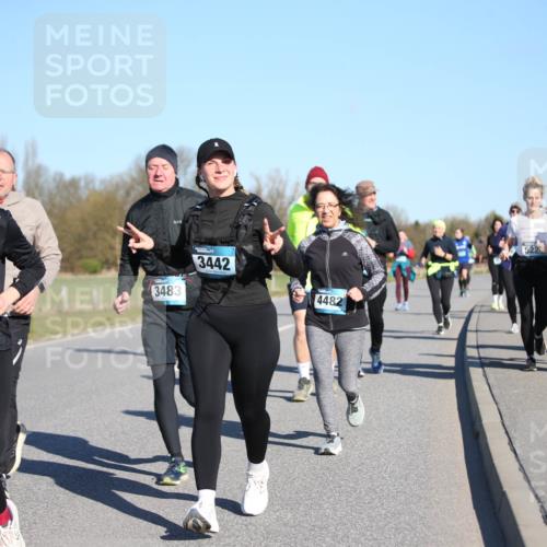 06.04.2025 - 44. Internationalen Wilhelmsburger Insellauf Jannik Wohlers http://msf.ph/oto/7616741 06.04.2025 09:39:27 Laufen 3236, 3483, 3442, 4482, 522, 5112, 5072 meine-sportfotos.de