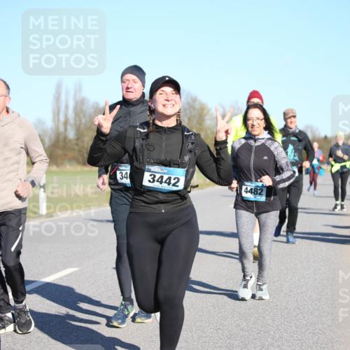 06.04.2025 - 44. Internationalen Wilhelmsburger Insellauf Jannik Wohlers http://msf.ph/oto/7616747 06.04.2025 09:39:28 Laufen 340, 3442, 4482, 522, 112 meine-sportfotos.de