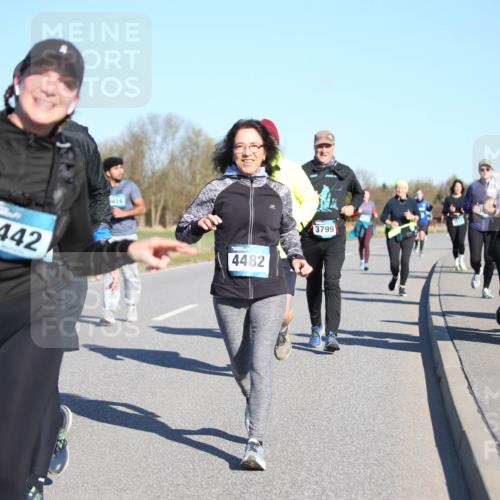 06.04.2025 - 44. Internationalen Wilhelmsburger Insellauf Jannik Wohlers http://msf.ph/oto/7616751 06.04.2025 09:39:28 Laufen 3442, 6014, 4482, 3799, 5224, 112 meine-sportfotos.de