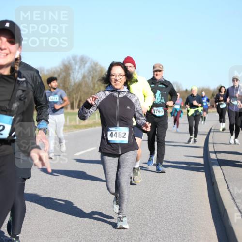 06.04.2025 - 44. Internationalen Wilhelmsburger Insellauf Jannik Wohlers http://msf.ph/oto/7616752 06.04.2025 09:39:28 Laufen 3442, 5014, 4482, 3799, 362, 522, 12 meine-sportfotos.de