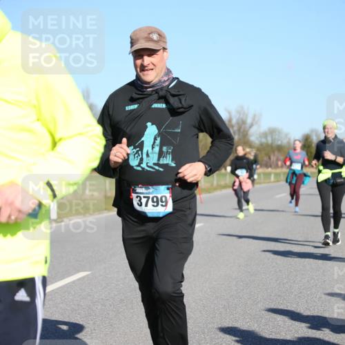 06.04.2025 - 44. Internationalen Wilhelmsburger Insellauf Jannik Wohlers http://msf.ph/oto/7616768 06.04.2025 09:39:31 Laufen 3799, 4513 meine-sportfotos.de