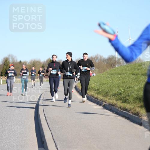 06.04.2025 - 44. Internationalen Wilhelmsburger Insellauf Jannik Wohlers http://msf.ph/oto/7616816 06.04.2025 09:39:45 Laufen 4083, 4038, 35, 4150, 332 meine-sportfotos.de
