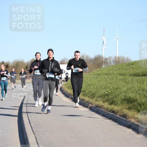 06.04.2025 - 44. Internationalen Wilhelmsburger Insellauf Jannik Wohlers http://msf.ph/oto/7616820 06.04.2025 09:39:46 Laufen 4083, 415, 3659, 4038, 4156, 357 meine-sportfotos.de
