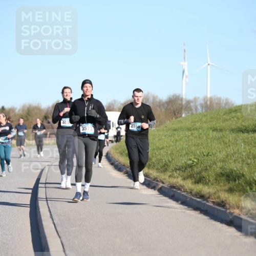 06.04.2025 - 44. Internationalen Wilhelmsburger Insellauf Jannik Wohlers http://msf.ph/oto/7616821 06.04.2025 09:39:46 Laufen 4085, 4151, 403, 4150, 3573 meine-sportfotos.de