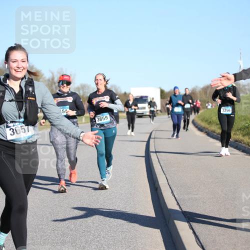 06.04.2025 - 44. Internationalen Wilhelmsburger Insellauf Jannik Wohlers http://msf.ph/oto/7616869 06.04.2025 09:39:53 Laufen 3657, 15, 3659, 3256, 41 meine-sportfotos.de