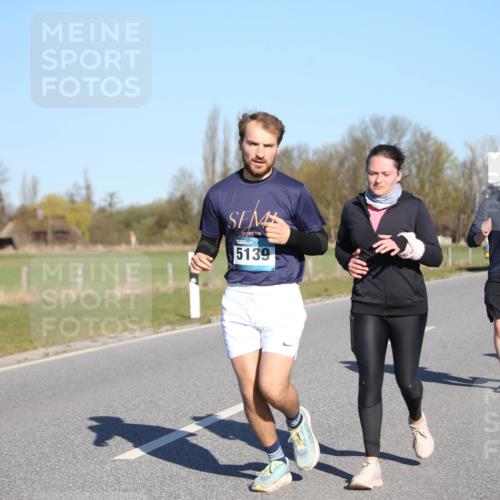 06.04.2025 - 44. Internationalen Wilhelmsburger Insellauf Jannik Wohlers http://msf.ph/oto/7616897 06.04.2025 09:39:59 Laufen 21, 097, 5139, 3434 meine-sportfotos.de