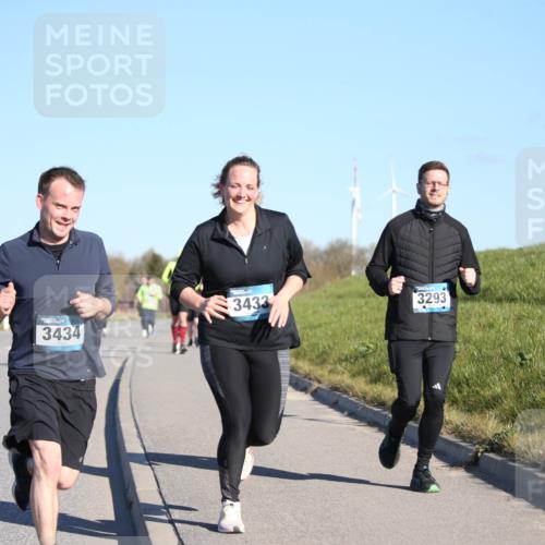 06.04.2025 - 44. Internationalen Wilhelmsburger Insellauf Jannik Wohlers http://msf.ph/oto/7616904 06.04.2025 09:40:00 Laufen 3434, 3433, 3293 meine-sportfotos.de