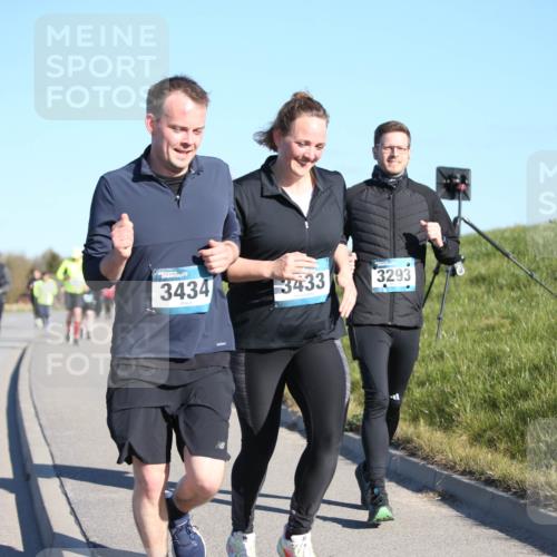 06.04.2025 - 44. Internationalen Wilhelmsburger Insellauf Jannik Wohlers http://msf.ph/oto/7616909 06.04.2025 09:40:01 Laufen 3434, 3433, 3293 meine-sportfotos.de