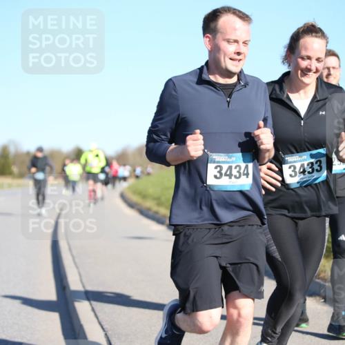 06.04.2025 - 44. Internationalen Wilhelmsburger Insellauf Jannik Wohlers http://msf.ph/oto/7616913 06.04.2025 09:40:02 Laufen 3434, 3433 meine-sportfotos.de