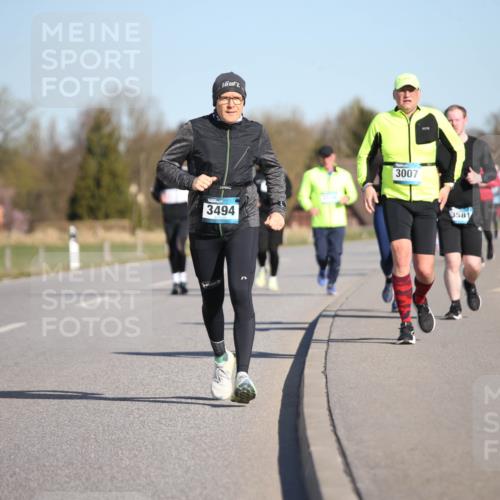06.04.2025 - 44. Internationalen Wilhelmsburger Insellauf Jannik Wohlers http://msf.ph/oto/7616923 06.04.2025 09:40:04 Laufen 3494, 3007, 3581 meine-sportfotos.de