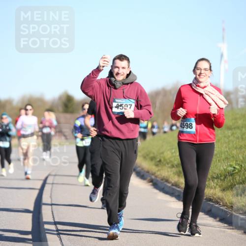 06.04.2025 - 44. Internationalen Wilhelmsburger Insellauf Jannik Wohlers http://msf.ph/oto/7616971 06.04.2025 09:40:19 Laufen 4597, 4598 meine-sportfotos.de
