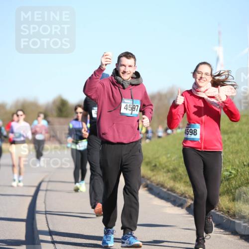 06.04.2025 - 44. Internationalen Wilhelmsburger Insellauf Jannik Wohlers http://msf.ph/oto/7616974 06.04.2025 09:40:20 Laufen 4597, 4598 meine-sportfotos.de