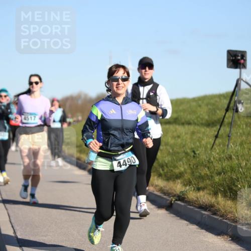 06.04.2025 - 44. Internationalen Wilhelmsburger Insellauf Jannik Wohlers http://msf.ph/oto/7616991 06.04.2025 09:40:27 Laufen 4621, 4517, 4490 meine-sportfotos.de