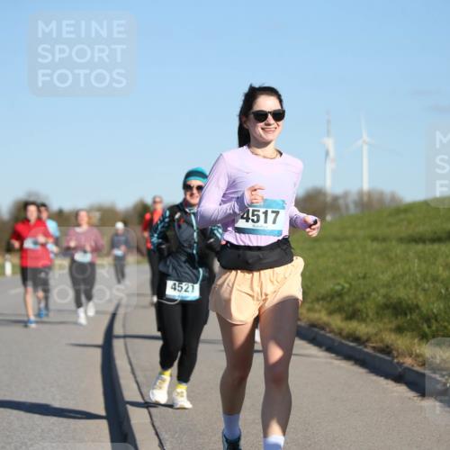 06.04.2025 - 44. Internationalen Wilhelmsburger Insellauf Jannik Wohlers http://msf.ph/oto/7616995 06.04.2025 09:40:29 Laufen 4521, 4517 meine-sportfotos.de