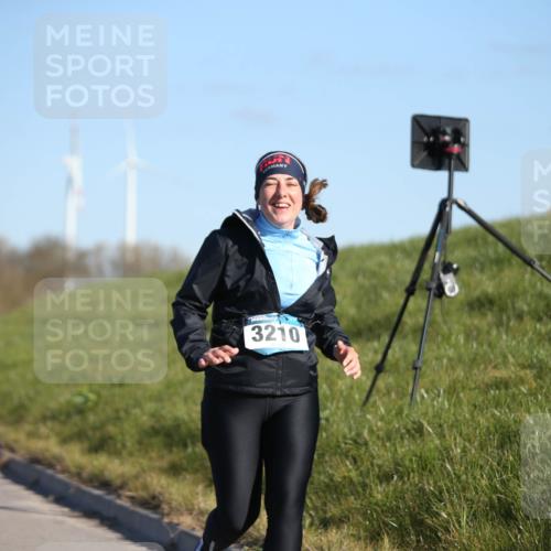 06.04.2025 - 44. Internationalen Wilhelmsburger Insellauf Jannik Wohlers http://msf.ph/oto/7617007 06.04.2025 09:40:32 Laufen 3210 meine-sportfotos.de