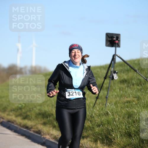 06.04.2025 - 44. Internationalen Wilhelmsburger Insellauf Jannik Wohlers http://msf.ph/oto/7617008 06.04.2025 09:40:32 Laufen 3210 meine-sportfotos.de
