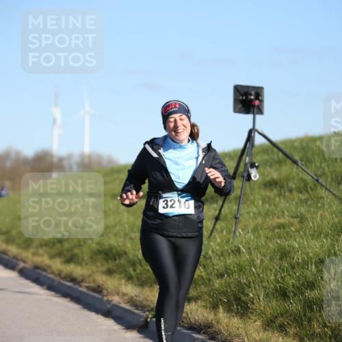 06.04.2025 - 44. Internationalen Wilhelmsburger Insellauf Jannik Wohlers http://msf.ph/oto/7617009 06.04.2025 09:40:32 Laufen 3210 meine-sportfotos.de