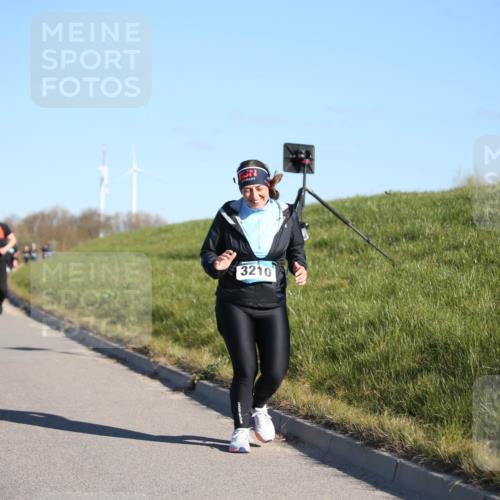 06.04.2025 - 44. Internationalen Wilhelmsburger Insellauf Jannik Wohlers http://msf.ph/oto/7617012 06.04.2025 09:40:32 Laufen 3493, 1614, 3210 meine-sportfotos.de