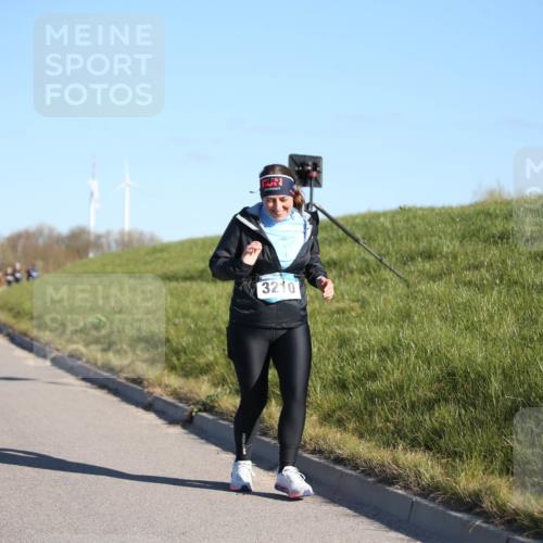 06.04.2025 - 44. Internationalen Wilhelmsburger Insellauf Jannik Wohlers http://msf.ph/oto/7617013 06.04.2025 09:40:32 Laufen 3493, 3210 meine-sportfotos.de