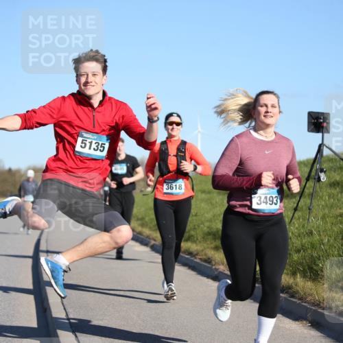 06.04.2025 - 44. Internationalen Wilhelmsburger Insellauf Jannik Wohlers http://msf.ph/oto/7617023 06.04.2025 09:40:35 Laufen 3114, 5135, 4605, 3618, 3493 meine-sportfotos.de