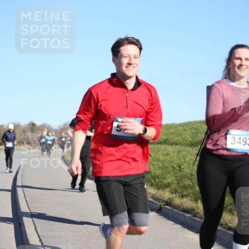 06.04.2025 - 44. Internationalen Wilhelmsburger Insellauf Jannik Wohlers http://msf.ph/oto/7617029 06.04.2025 09:40:36 Laufen 3493 meine-sportfotos.de