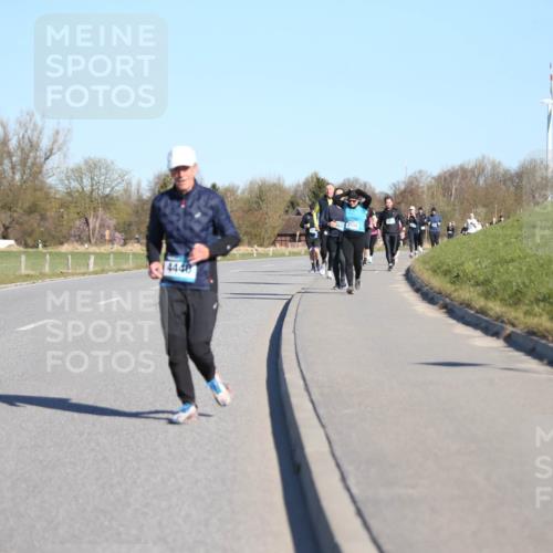 06.04.2025 - 44. Internationalen Wilhelmsburger Insellauf Jannik Wohlers http://msf.ph/oto/7617044 06.04.2025 09:40:41 Laufen 4448 meine-sportfotos.de