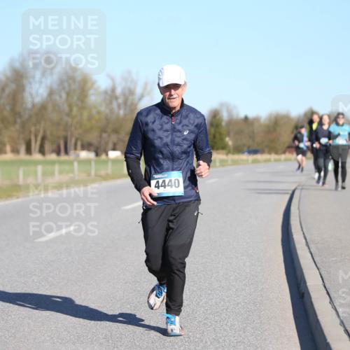 06.04.2025 - 44. Internationalen Wilhelmsburger Insellauf Jannik Wohlers http://msf.ph/oto/7617050 06.04.2025 09:40:43 Laufen 4440 meine-sportfotos.de
