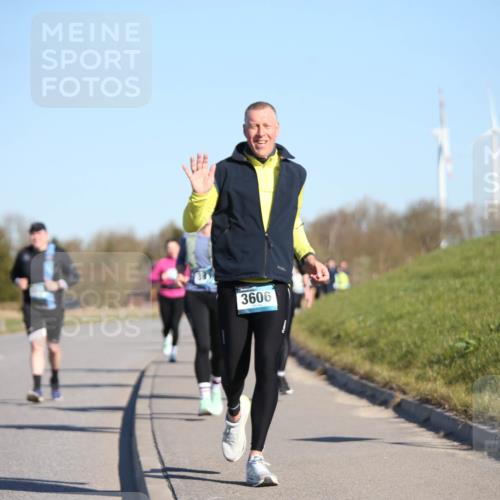 06.04.2025 - 44. Internationalen Wilhelmsburger Insellauf Jannik Wohlers http://msf.ph/oto/7617070 06.04.2025 09:40:53 Laufen 3606 meine-sportfotos.de