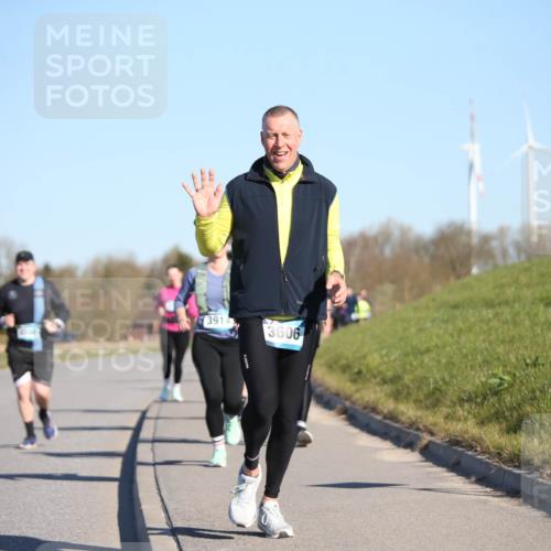 06.04.2025 - 44. Internationalen Wilhelmsburger Insellauf Jannik Wohlers http://msf.ph/oto/7617072 06.04.2025 09:40:53 Laufen 3914, 3606 meine-sportfotos.de