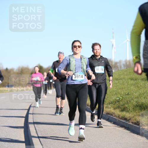 06.04.2025 - 44. Internationalen Wilhelmsburger Insellauf Jannik Wohlers http://msf.ph/oto/7617080 06.04.2025 09:40:55 Laufen 3914, 4028, 3606 meine-sportfotos.de