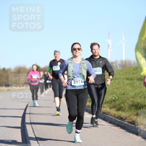 06.04.2025 - 44. Internationalen Wilhelmsburger Insellauf Jannik Wohlers http://msf.ph/oto/7617082 06.04.2025 09:40:56 Laufen 4247, 3914, 4028, 360 meine-sportfotos.de