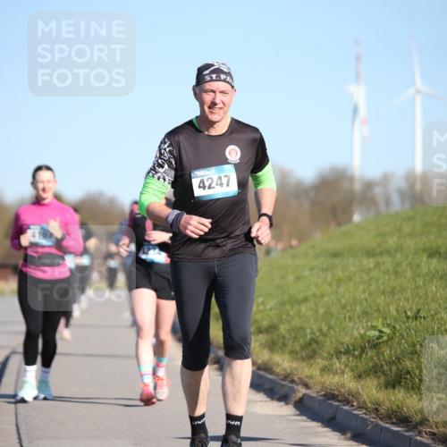06.04.2025 - 44. Internationalen Wilhelmsburger Insellauf Jannik Wohlers http://msf.ph/oto/7617090 06.04.2025 09:40:58 Laufen 4247 meine-sportfotos.de