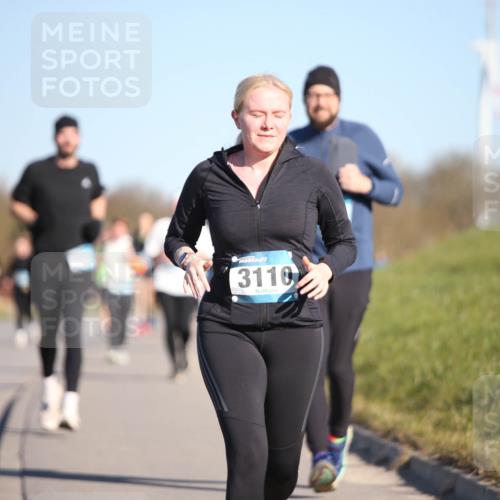 06.04.2025 - 44. Internationalen Wilhelmsburger Insellauf Jannik Wohlers http://msf.ph/oto/7617126 06.04.2025 09:41:08 Laufen 3110 meine-sportfotos.de