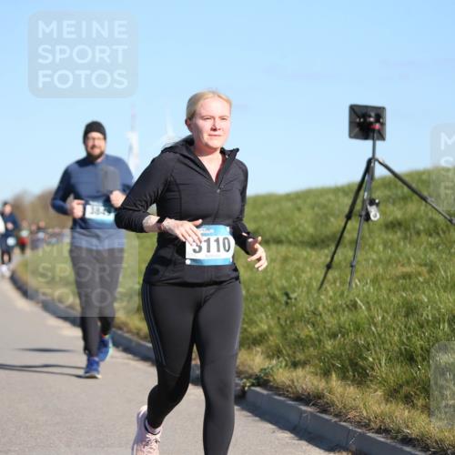 06.04.2025 - 44. Internationalen Wilhelmsburger Insellauf Jannik Wohlers http://msf.ph/oto/7617129 06.04.2025 09:41:10 Laufen 3849, 110 meine-sportfotos.de