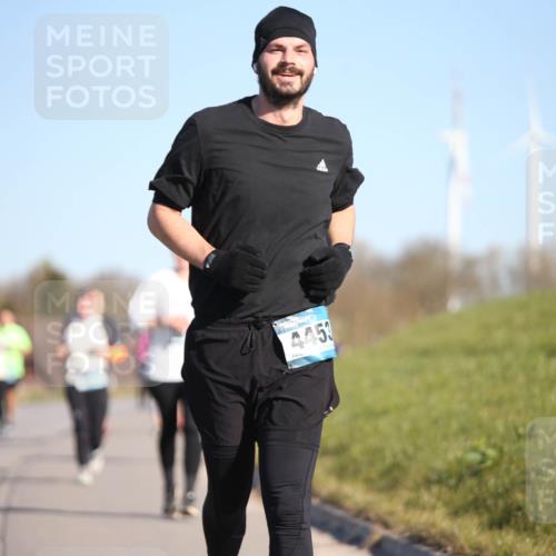 06.04.2025 - 44. Internationalen Wilhelmsburger Insellauf Jannik Wohlers http://msf.ph/oto/7617139 06.04.2025 09:41:13 Laufen 53 meine-sportfotos.de