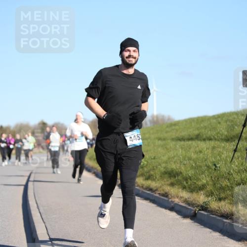 06.04.2025 - 44. Internationalen Wilhelmsburger Insellauf Jannik Wohlers http://msf.ph/oto/7617144 06.04.2025 09:41:14 Laufen 445 meine-sportfotos.de