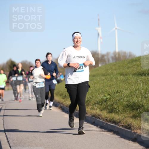 06.04.2025 - 44. Internationalen Wilhelmsburger Insellauf Jannik Wohlers http://msf.ph/oto/7617148 06.04.2025 09:41:16 Laufen 4355, 62 meine-sportfotos.de