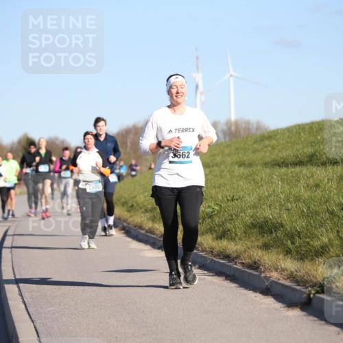 06.04.2025 - 44. Internationalen Wilhelmsburger Insellauf Jannik Wohlers http://msf.ph/oto/7617152 06.04.2025 09:41:17 Laufen 4355, 662 meine-sportfotos.de