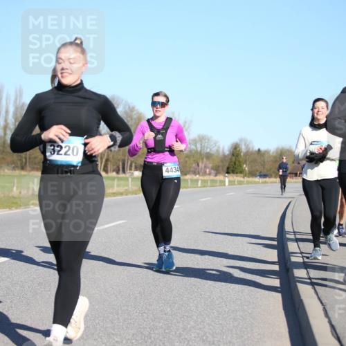 06.04.2025 - 44. Internationalen Wilhelmsburger Insellauf Jannik Wohlers http://msf.ph/oto/7617189 06.04.2025 09:41:30 Laufen 3225, 798, 3220, 4434, 3194 meine-sportfotos.de